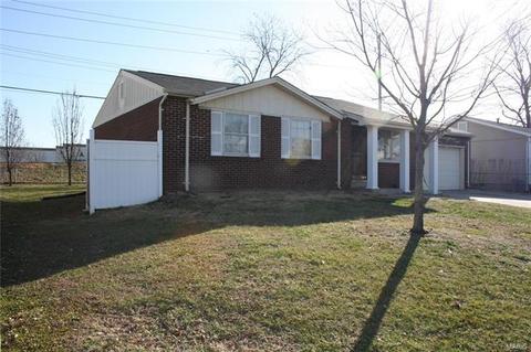 1712 Springhill Dr, O'fallon, MO 63366 photo 4