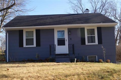 6 Robin Dr, Saint Charles, MO 63301 photo 1