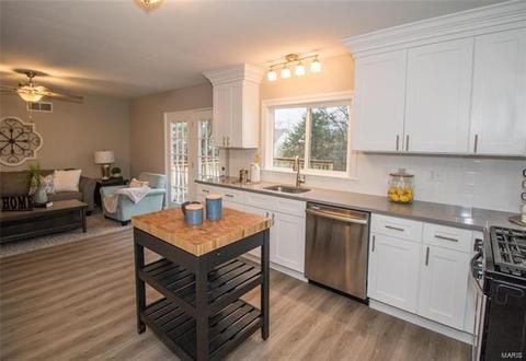 271 Aspen Vlg, Ballwin, MO 63021 photo 10