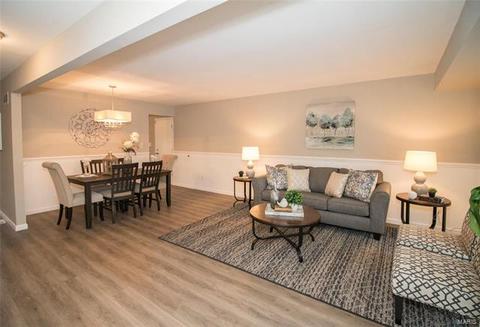 271 Aspen Vlg, Ballwin, MO 63021 photo 4