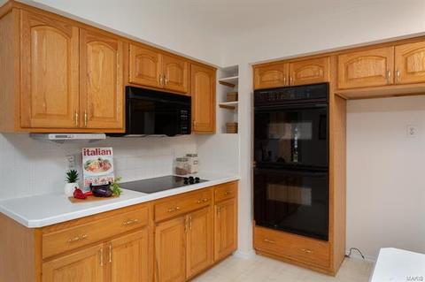 325 Algonquin Dr, Ballwin, MO 63011 photo 10