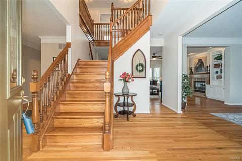 2257 Crimson View Dr, Wildwood, MO 63011 photo 2