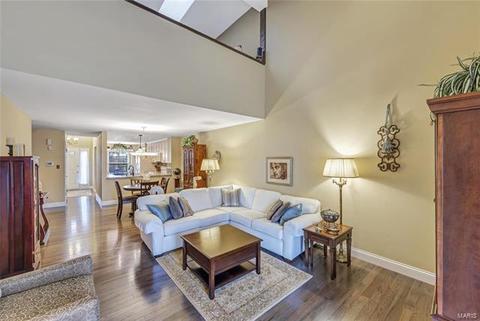 176 Cascade Circle Dr, Ballwin, MO 63021 photo 4