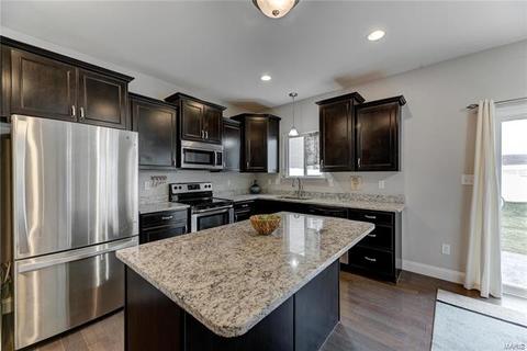 225 Thorn Brook Dr, O'fallon, MO 63366 photo 3