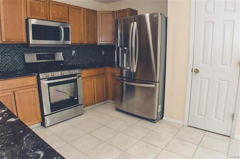 1404 Buckhurst Ct, Ballwin, MO 63021 photo 12