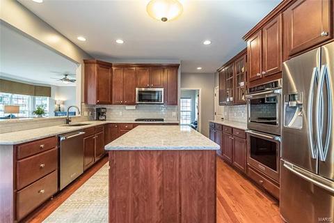 148 Barker Ln, Ballwin, MO 63021 photo 17