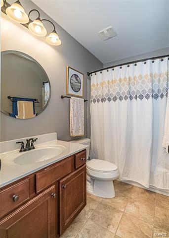 148 Barker Ln, Ballwin, MO 63021 photo 33