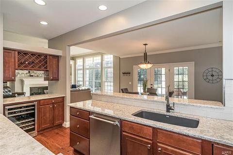 148 Barker Ln, Ballwin, MO 63021 photo 25
