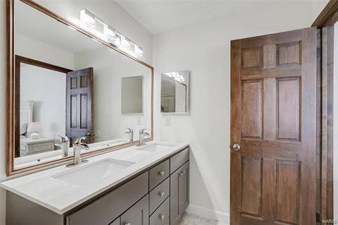 1319 Weidmann Estates Ct, Ballwin, MO 63011 photo 18