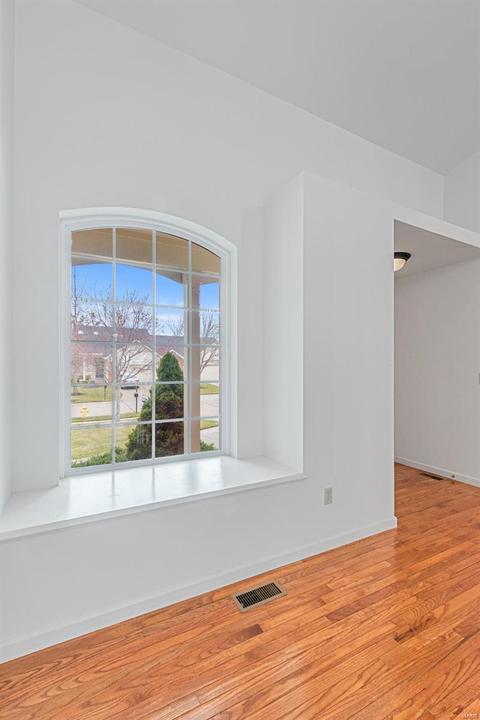 652 Hawk Run Dr, O'fallon, MO 63368 photo 4