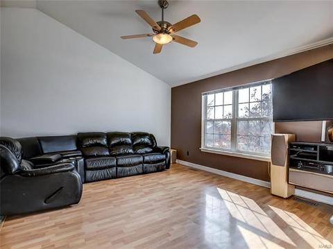 623 Longhorn Dr, O'fallon, MO 63368 photo 4