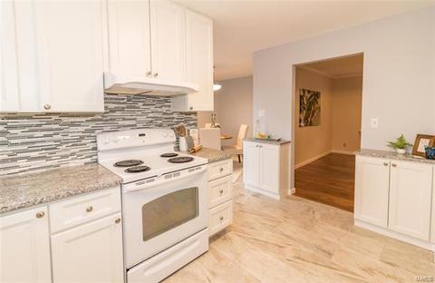 842 Pontoison Dr, Manchester, MO 63021 photo 5