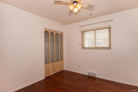 8385 Lonkar Dr, Saint Louis, MO 63123 photo 11