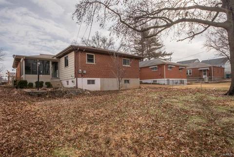 8385 Lonkar Dr, Saint Louis, MO 63123 photo 23