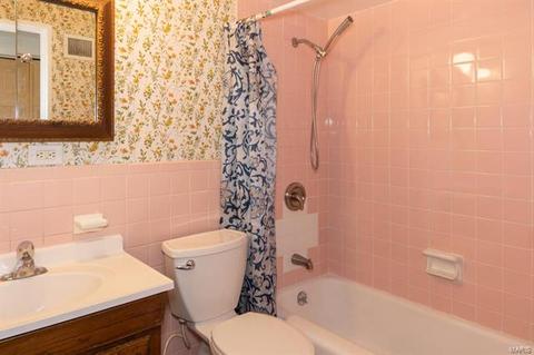 8385 Lonkar Dr, Saint Louis, MO 63123 photo 10