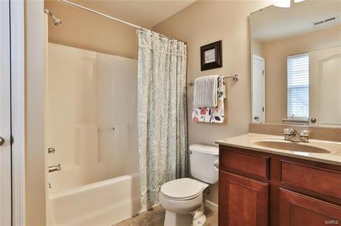 237 Coachgate Ln, Ballwin, MO 63021 photo 16