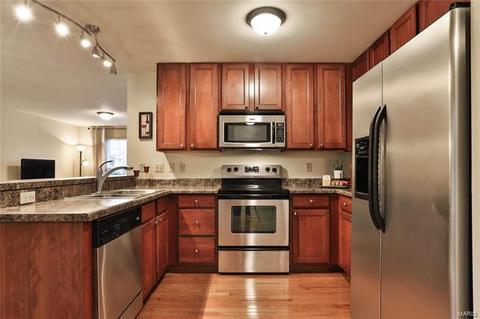 237 Coachgate Ln, Ballwin, MO 63021 photo 9