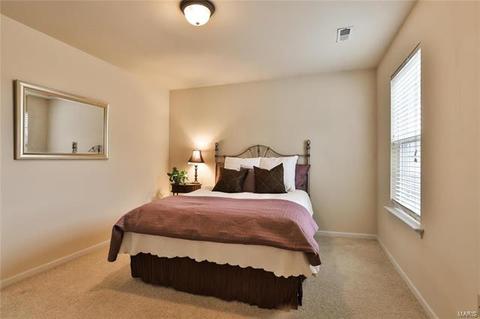 237 Coachgate Ln, Ballwin, MO 63021 photo 17