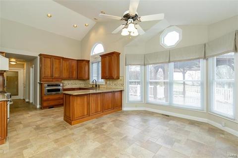 353 Round Tower Dr E, Saint Charles, MO 63304 photo 12