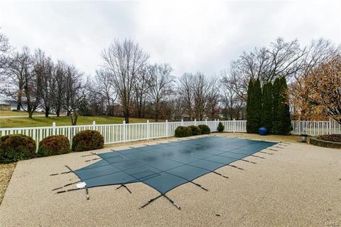 353 Round Tower Dr E, Saint Charles, MO 63304 photo 27