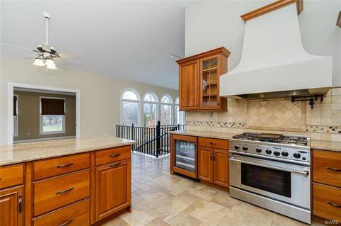 353 Round Tower Dr E, Saint Charles, MO 63304 photo 32
