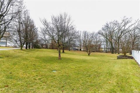 353 Round Tower Dr E, Saint Charles, MO 63304 photo 25