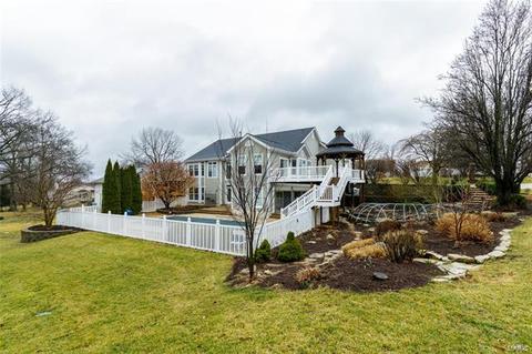 353 Round Tower Dr E, Saint Charles, MO 63304 photo 6