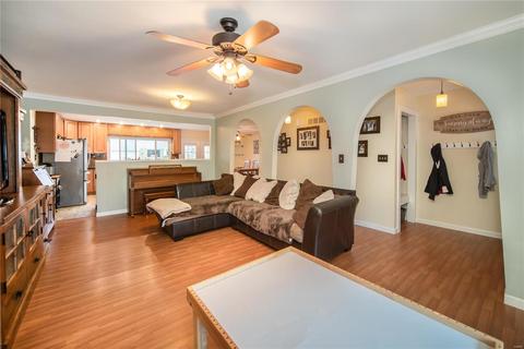 699 Walnut Point Ct, Ballwin, MO 63021 photo 2