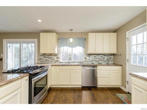 256 Braeshire Dr, Ballwin, MO 63021 photo 5
