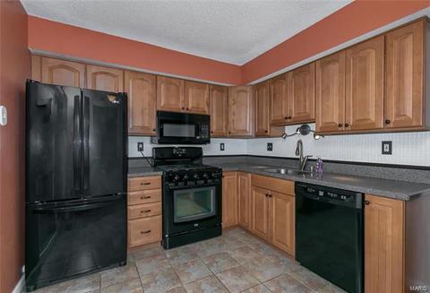 2421 Hiddendale Ln, Ballwin, MO 63021 photo 11