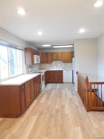 1214 Holgate Dr, Manchester, MO 63011 photo 5
