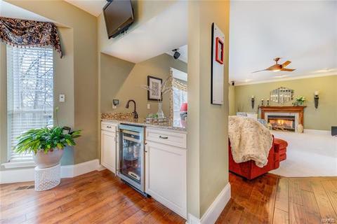 577 Castle Ridge Dr, Ballwin, MO 63021 photo 7