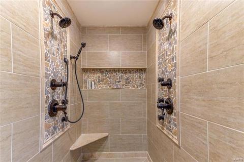 577 Castle Ridge Dr, Ballwin, MO 63021 photo 17