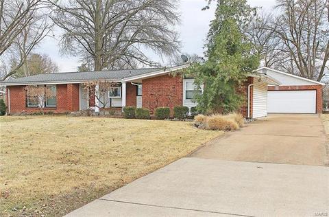15264 Clayton Rd, Ballwin, MO 63011 photo 4