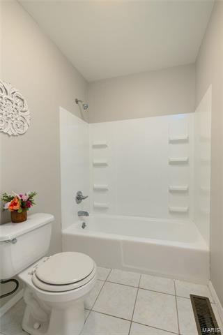 358 Sorrento Dr, Ballwin, MO 63021 photo 15