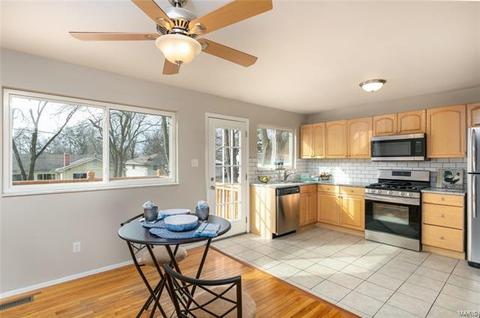 358 Sorrento Dr, Ballwin, MO 63021 photo 6