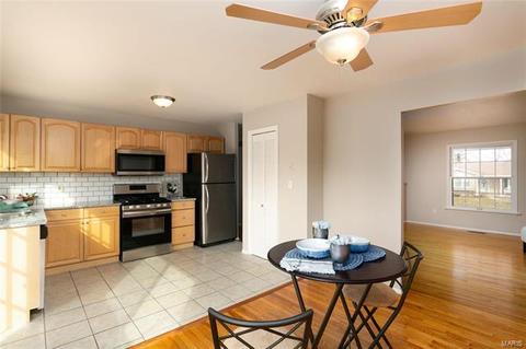 358 Sorrento Dr, Ballwin, MO 63021 photo 8