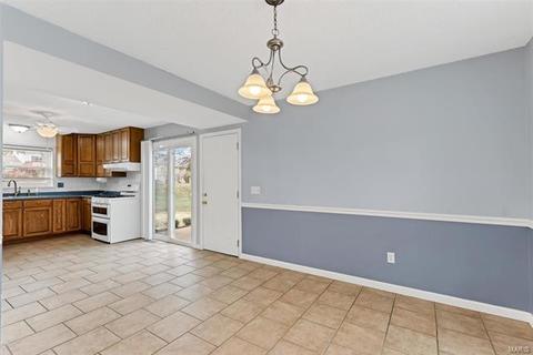 889 Braquewood Dr, Manchester, MO 63021 photo 5