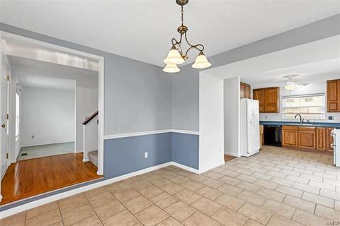 889 Braquewood Dr, Manchester, MO 63021 photo 3