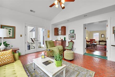 6 Hanley Downs, Saint Louis, MO 63117 photo 12