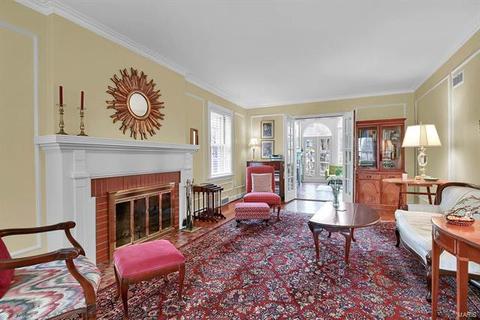 6 Hanley Downs, Saint Louis, MO 63117 photo 5