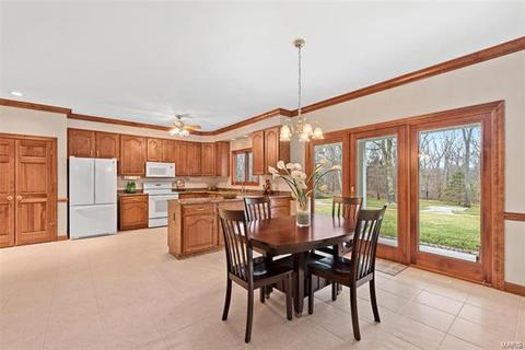 1649 Summit Estates Dr, O'fallon, MO 63366 photo 13