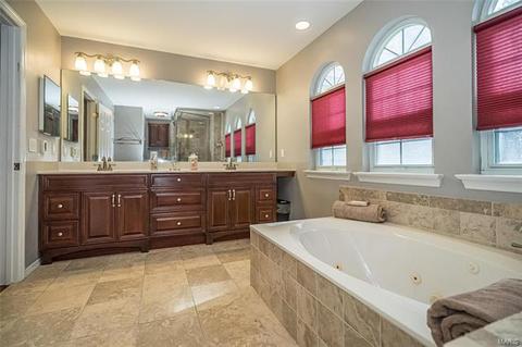 5 Waldens Pne, Ballwin, MO 63011 photo 17
