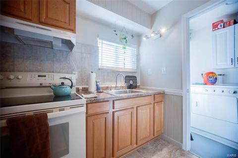 212 Ballwin Ave, Ballwin, MO 63021 photo 7
