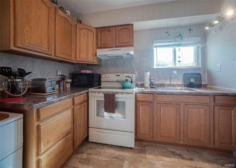 212 Ballwin Ave, Ballwin, MO 63021 photo 6