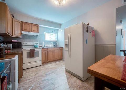 212 Ballwin Ave, Ballwin, MO 63021 photo 5