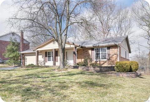 271 Oak Pass, Ballwin, MO 63011 photo 1