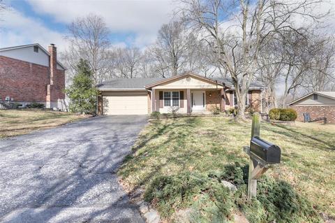 271 Oak Pass, Ballwin, MO 63011 photo 2