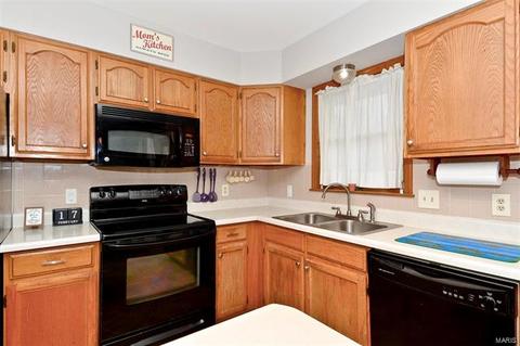4 Blueberry Ct, O'fallon, MO 63366 photo 8