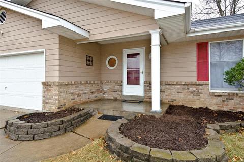4 Blueberry Ct, O'fallon, MO 63366 photo 2